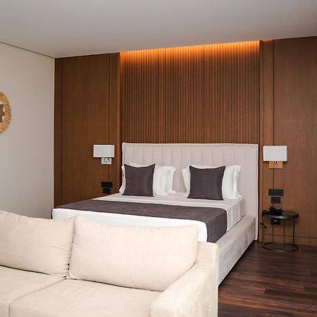 Supreme Hotel Golem  Zewnętrze zdjęcie