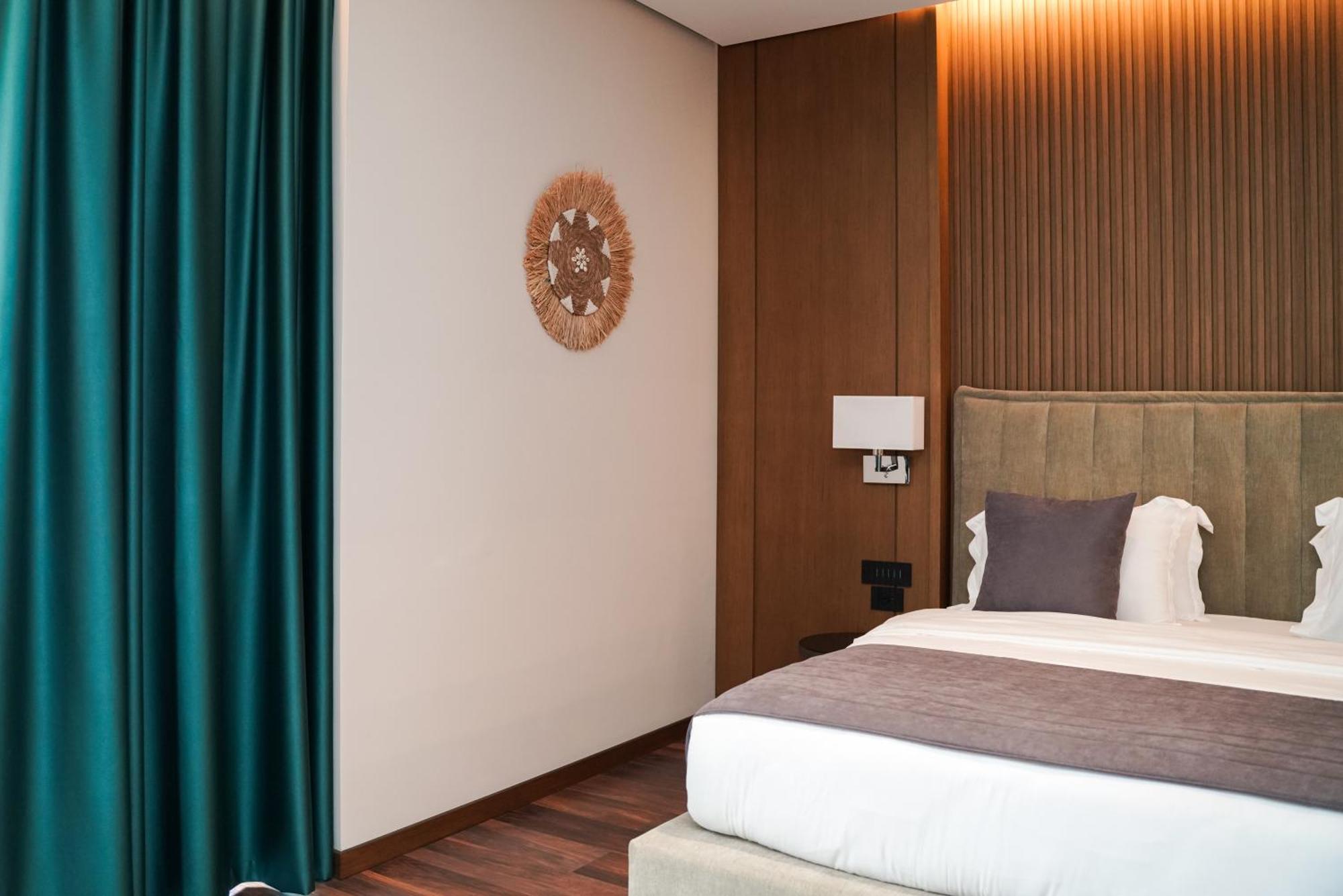 Supreme Hotel Golem  Zewnętrze zdjęcie