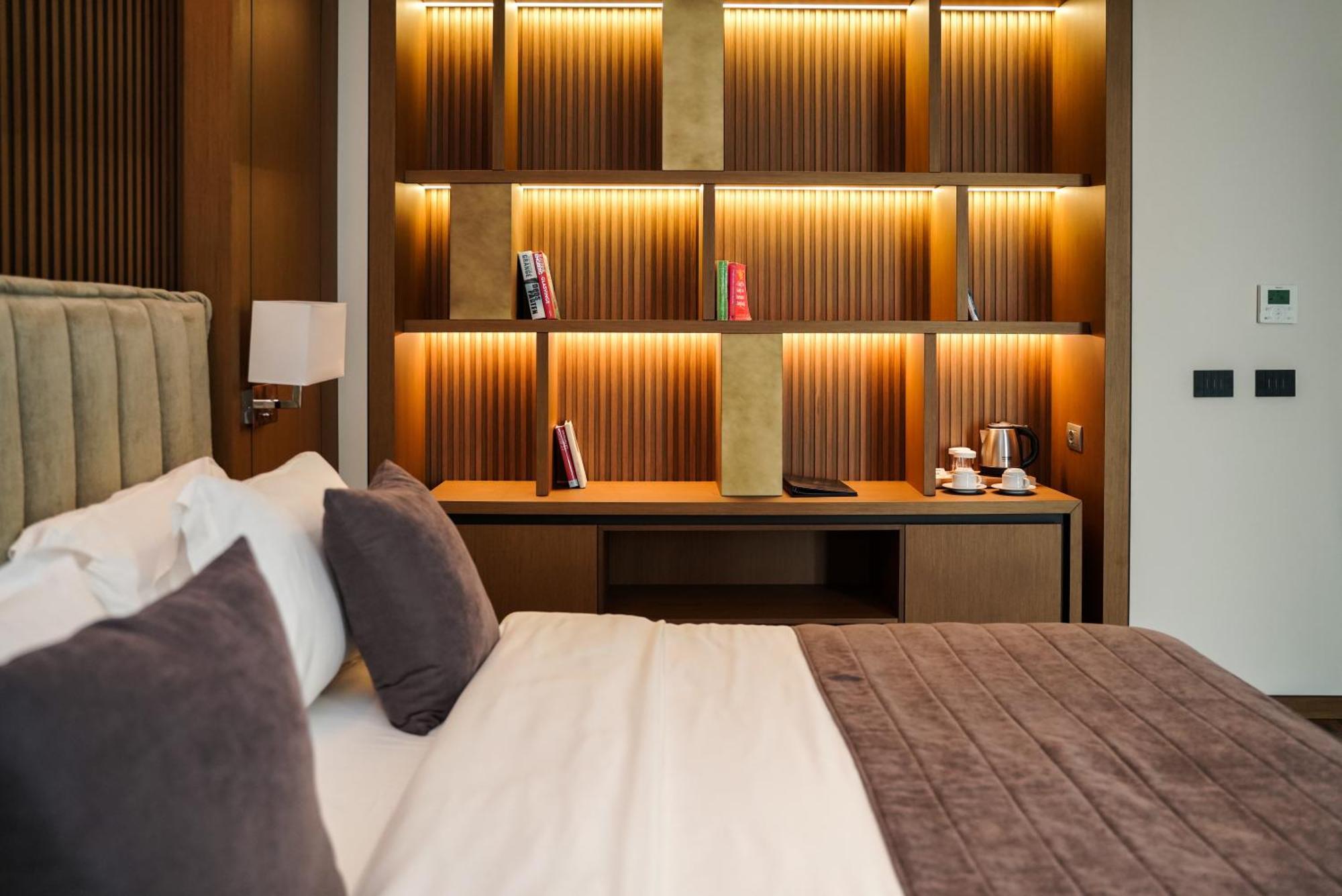 Supreme Hotel Golem  Zewnętrze zdjęcie