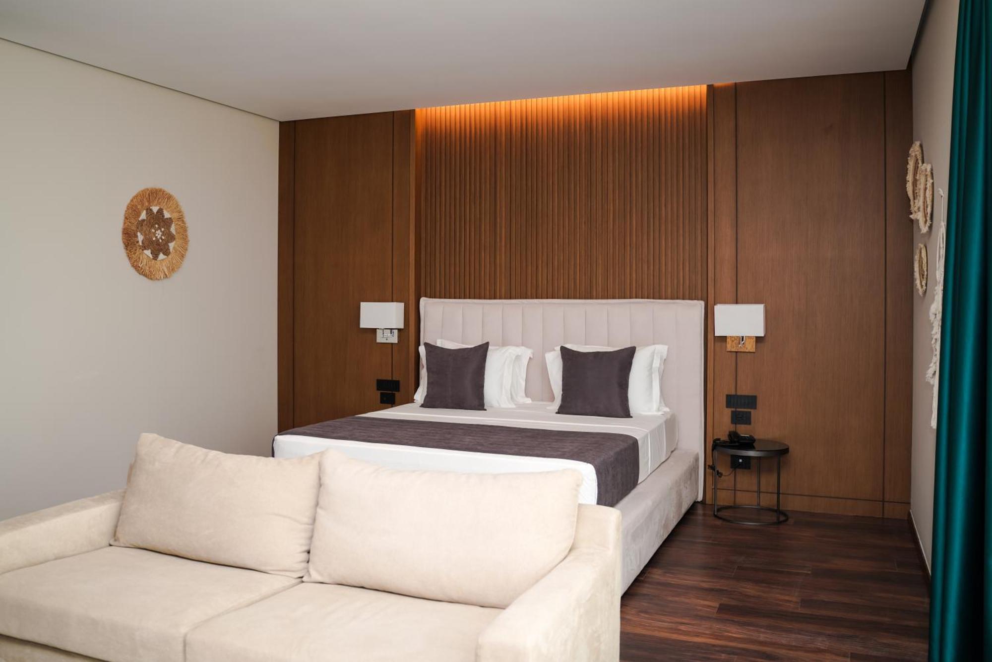 Supreme Hotel Golem  Zewnętrze zdjęcie
