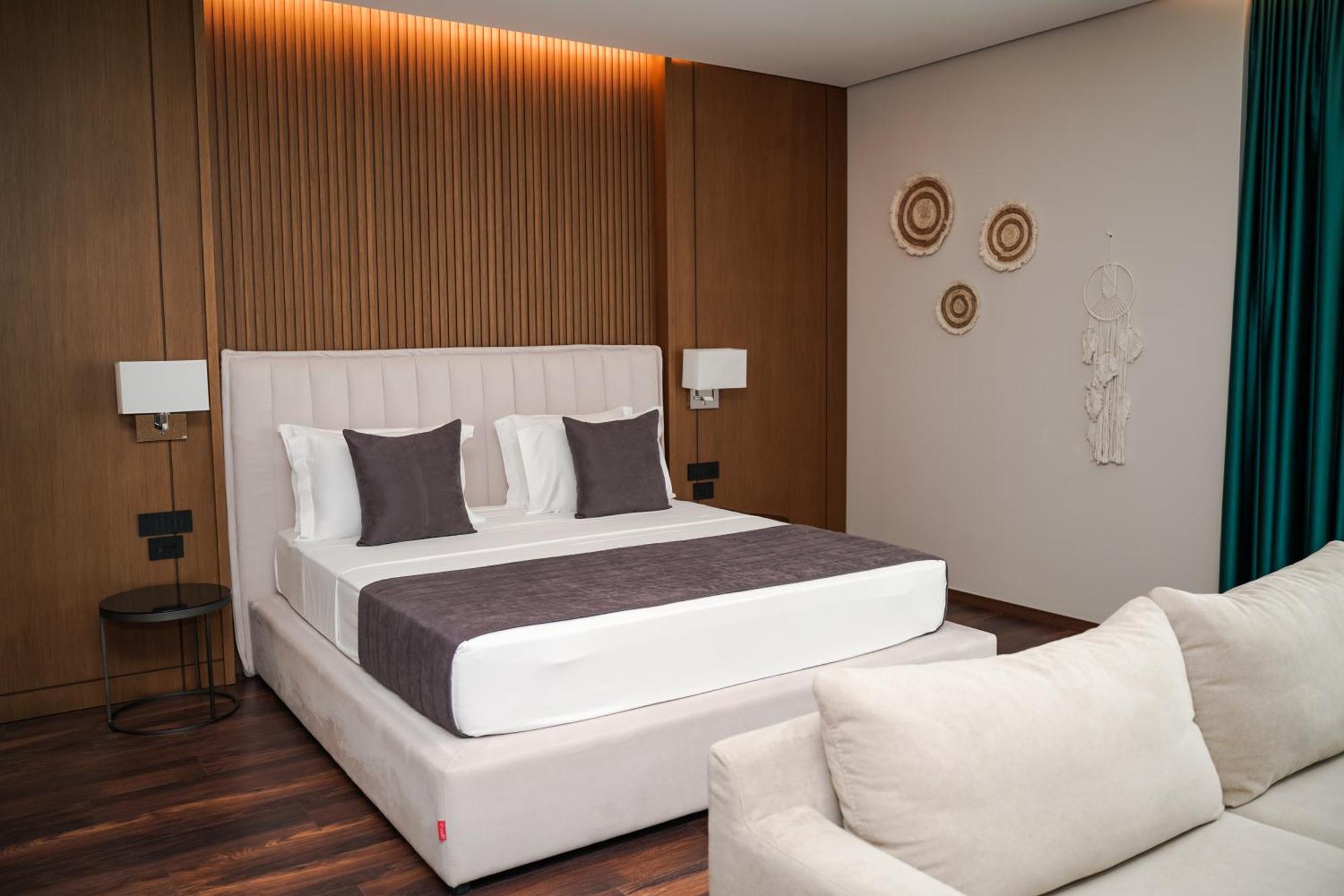 Supreme Hotel Golem  Zewnętrze zdjęcie
